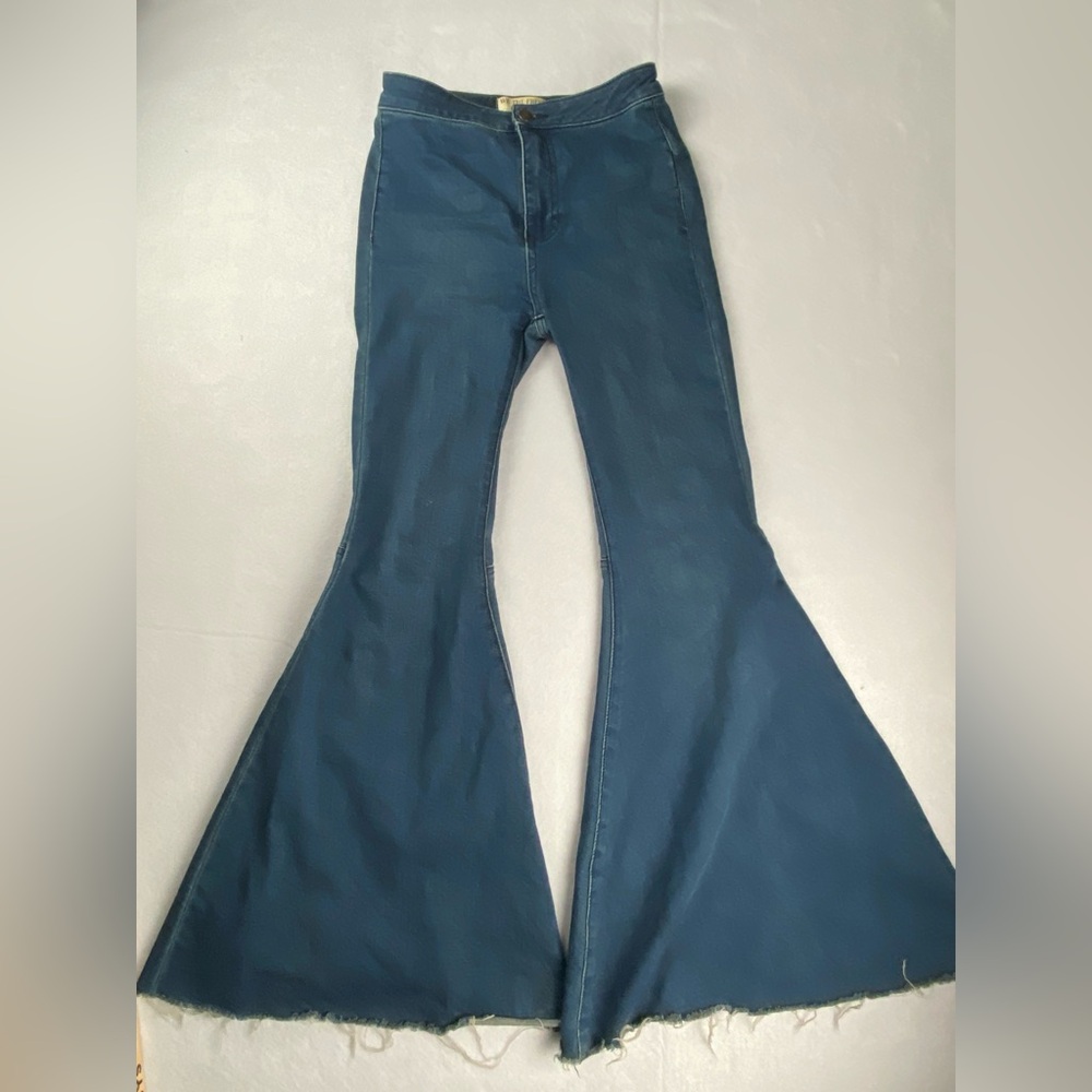 We The Free Boho Hippie Dark Wash Bootcut Ultra Flare Raw Hem Jeans Size 25X29